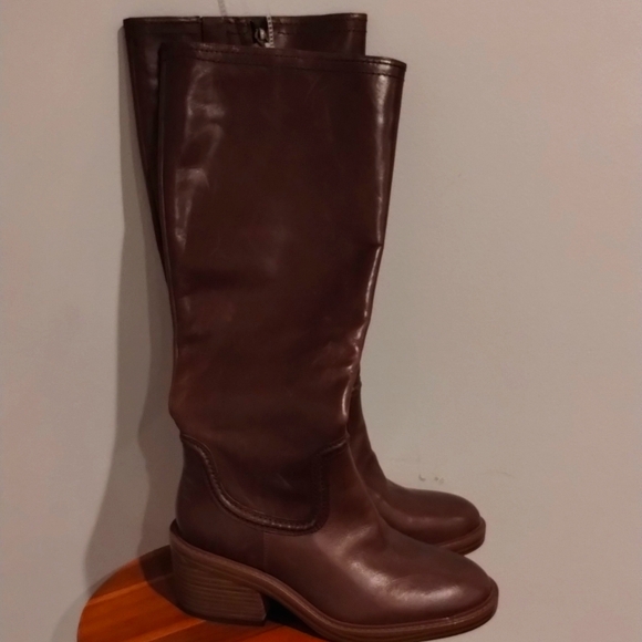 Brown Leather Boots Size 7 Vince Camuto Lia Classic Knee High Style Low Heel - Picture 1 of 9